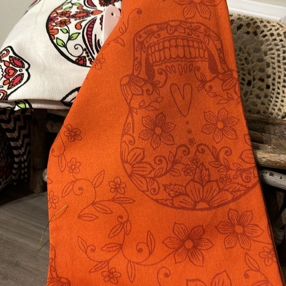NWT! CYNTHIA ROWLEY CURIOUS SUGAR SKULL 3 PACK 100% COTTON HALLOWEEN TOWELS
